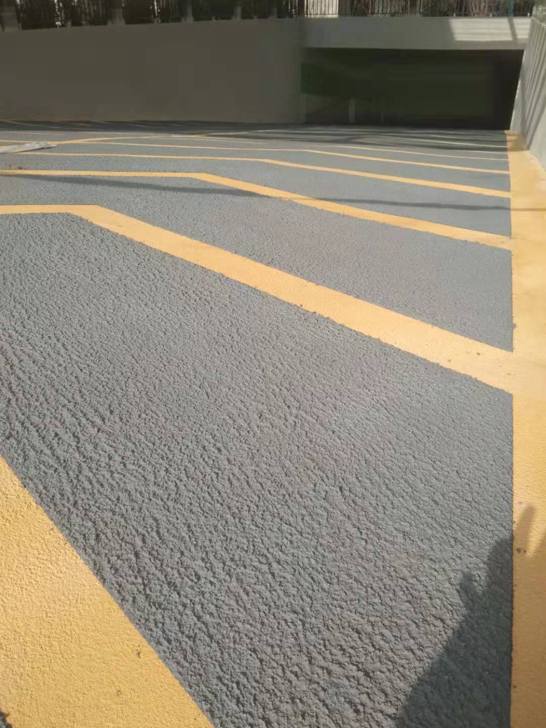 環(huán)氧地坪漆，水性地坪漆，地坪工程案例 - 蘇州龍湖天街無(wú)震動(dòng)防滑坡道工程